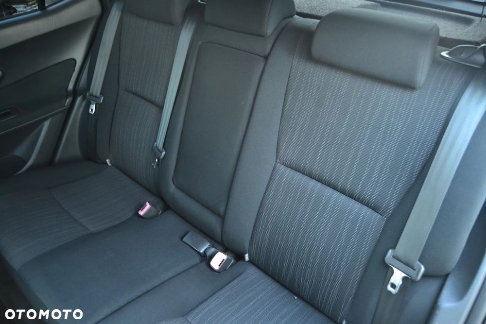 Toyota Auris 2.0 D-4D Sol - 21