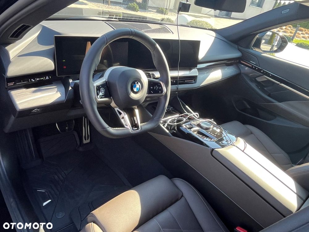 BMW Seria 5 520d xDrive mHEV M Sport - 8
