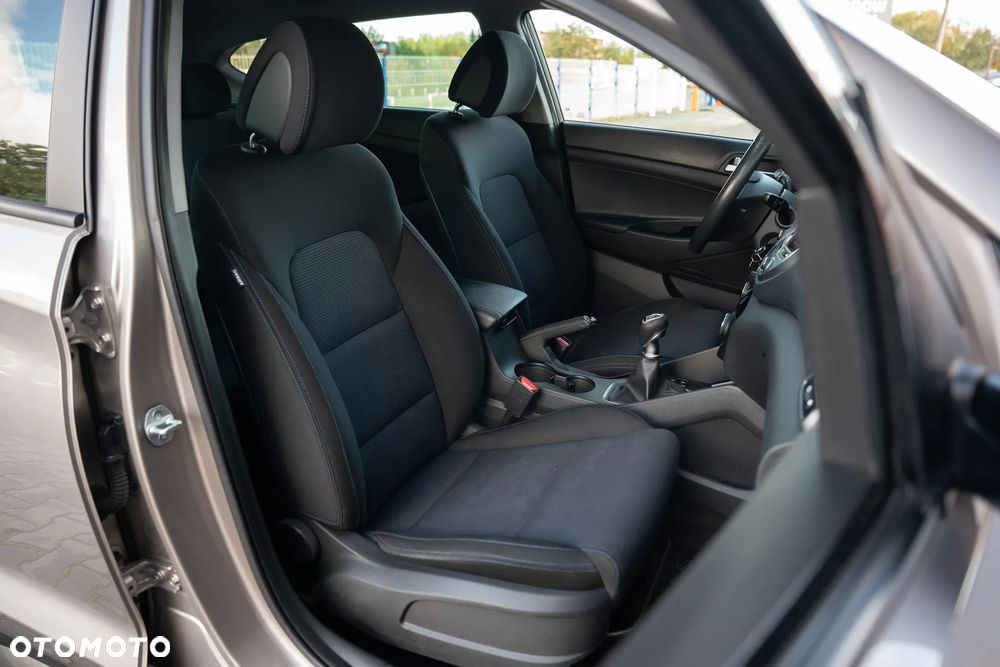 Hyundai Tucson 1.6 GDI BlueDrive Comfort 2WD - 24