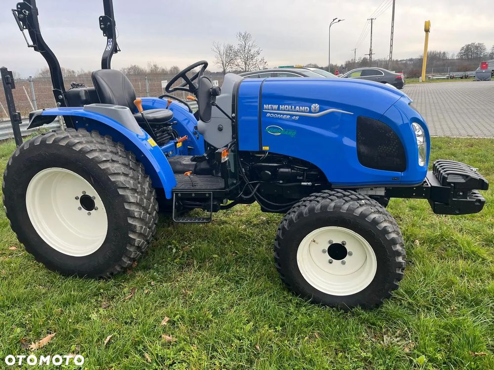 New Holland Boomer 45 ROPS - 3