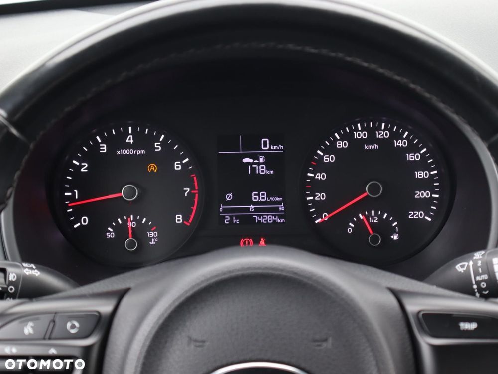 Kia Rio 1.2 L - 12