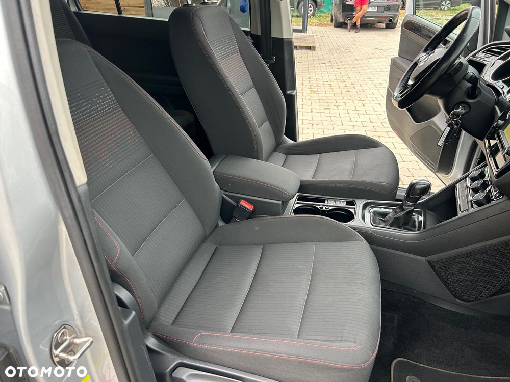 Volkswagen Touran 2.0 TDI BMT Highline DSG - 28