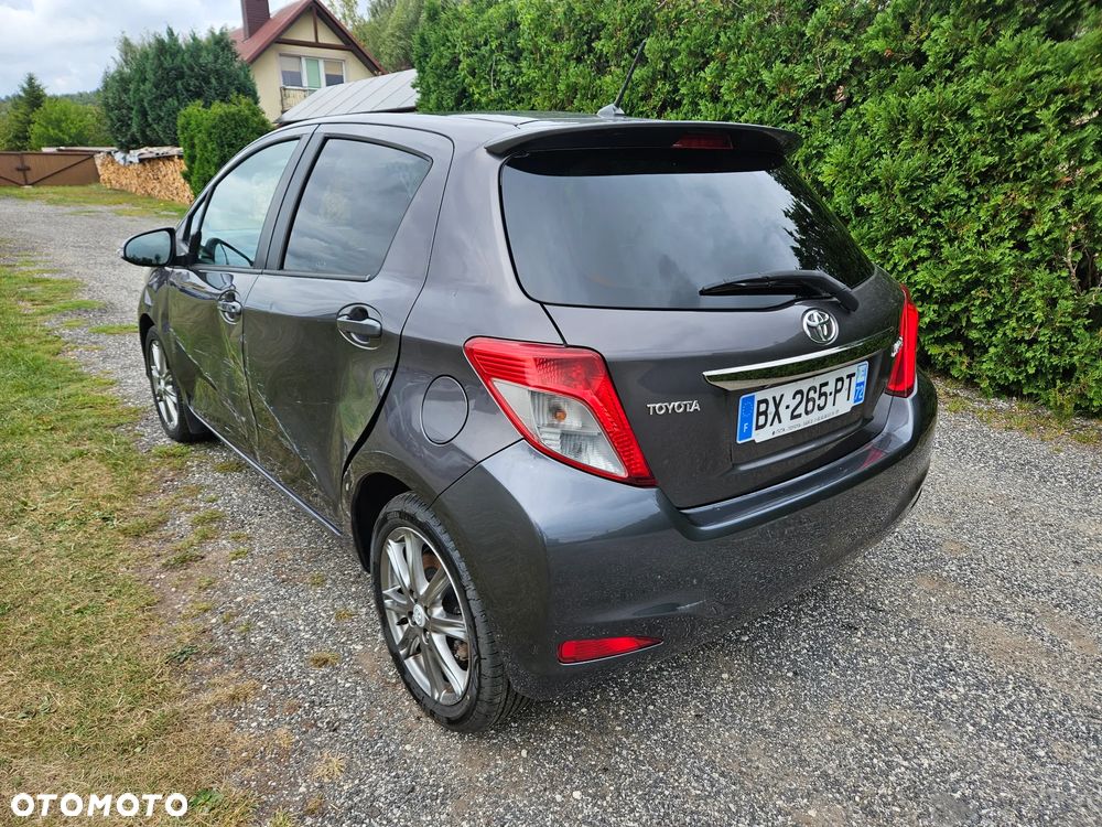 Toyota Yaris 1.33 VVT-i Executive - 3