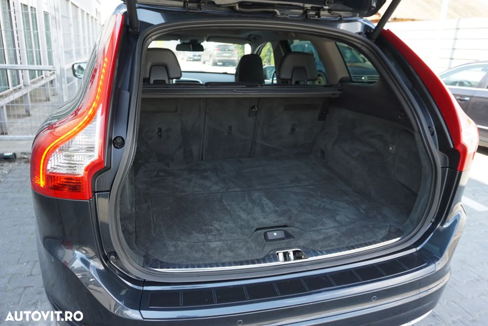 Volvo XC 60 D5 AWD Geartronic Summum - 18