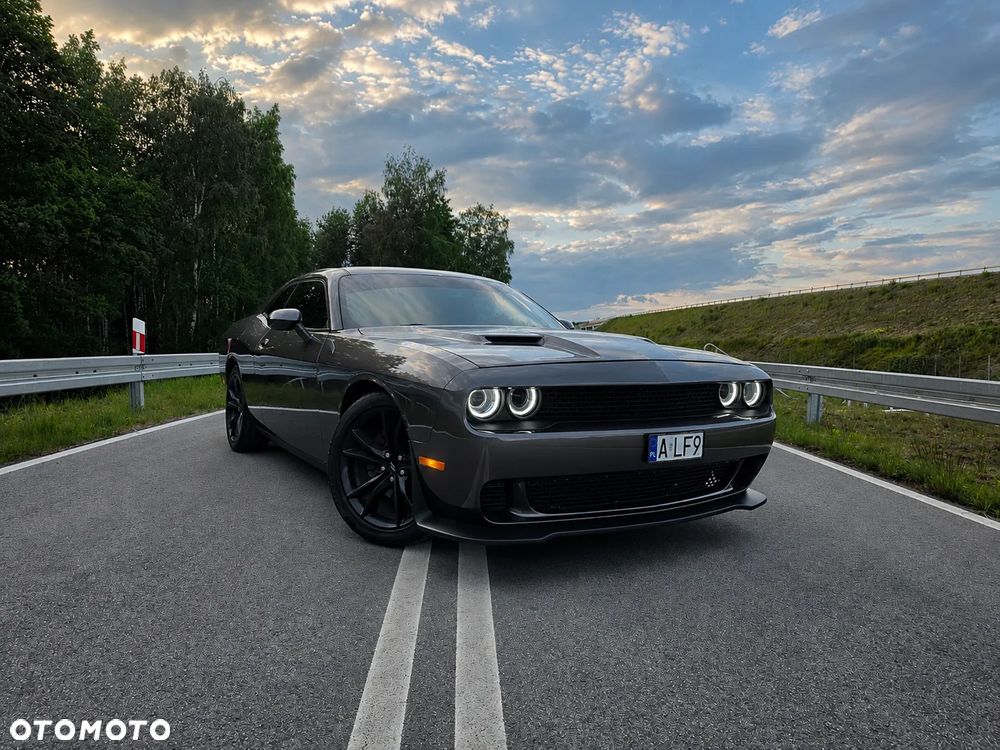Dodge Challenger - 1