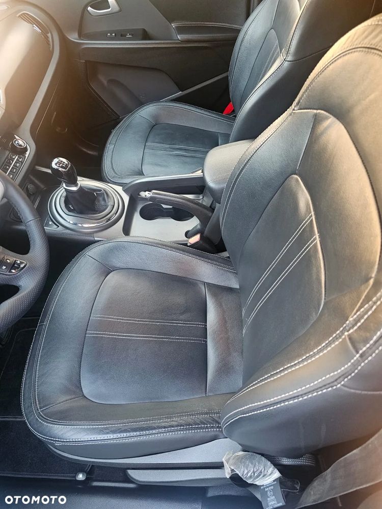 Kia Sportage 1.7 CRDI 2WD Dream-Team Edition - 6
