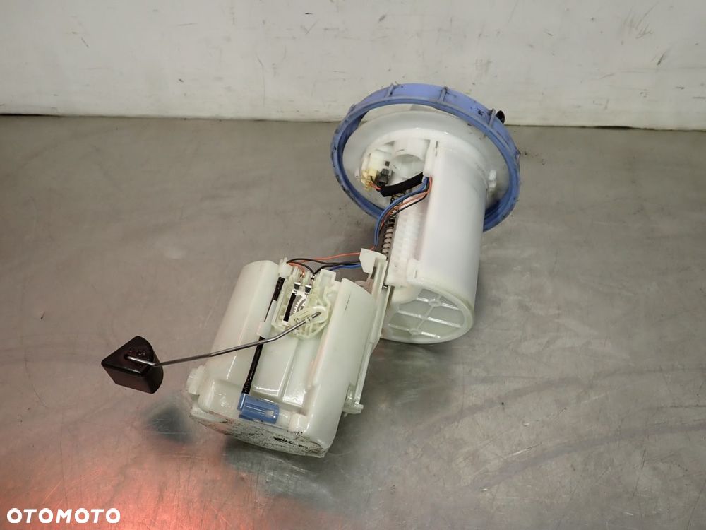 POMPA PALIWA TOYOTA COROLLA E15 - 6