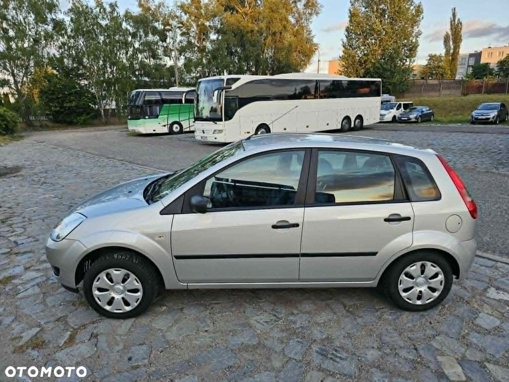 Ford Fiesta 1.4 Futura - 5