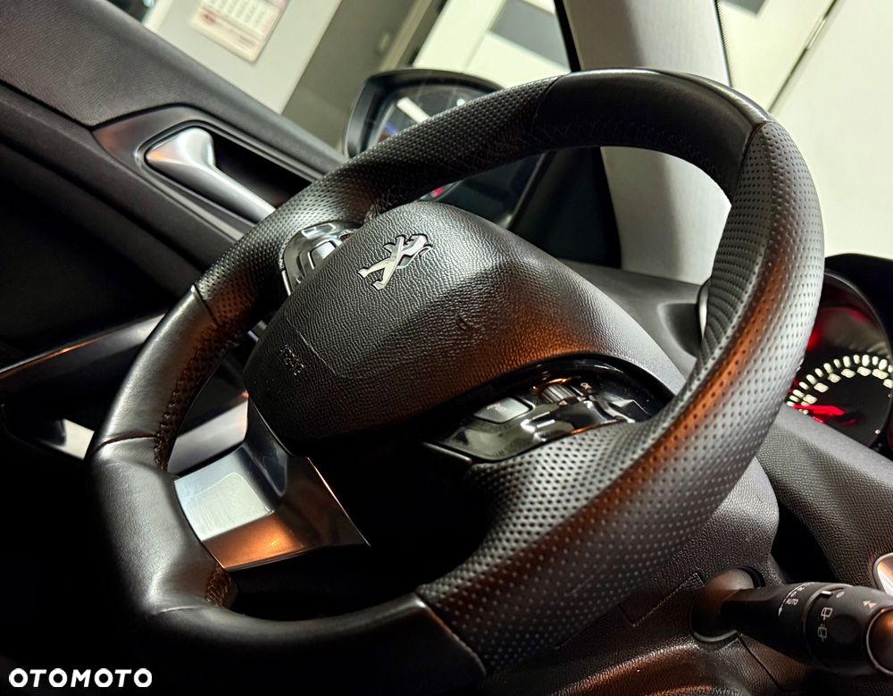 Peugeot 308 1.6 BlueHDi Allure S&S - 30