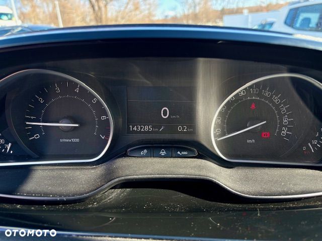 Peugeot 208 1.2 PureTech Allure - 8