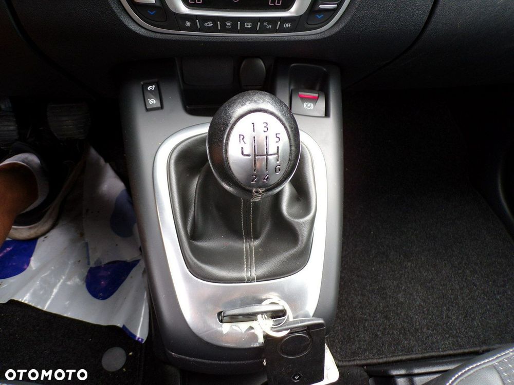 Renault Grand Scenic - 23