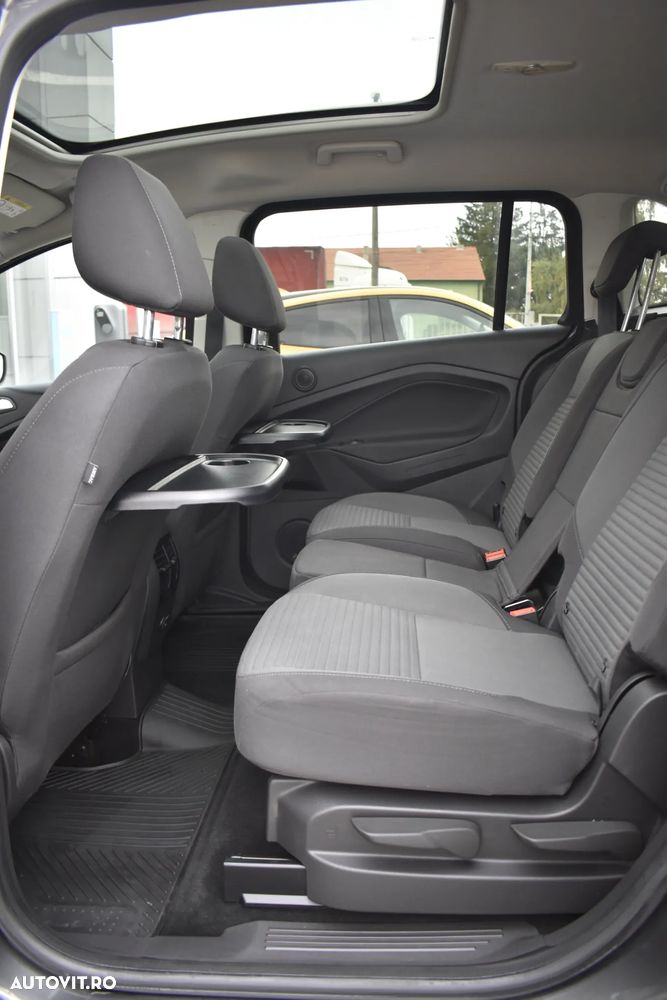 Ford Grand C-Max 2.0 TDCi Powershift Titanium - 36