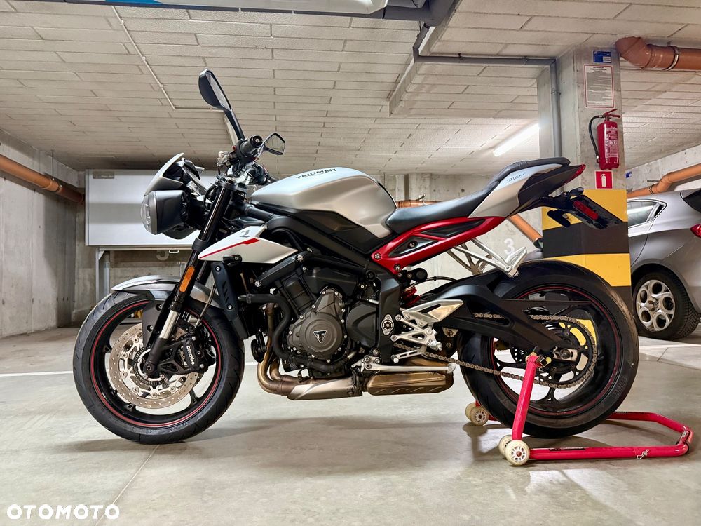 Triumph Street Triple - 5