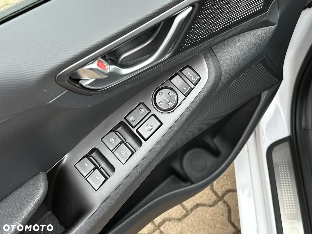 Hyundai IONIQ Hybrid Premium - 11