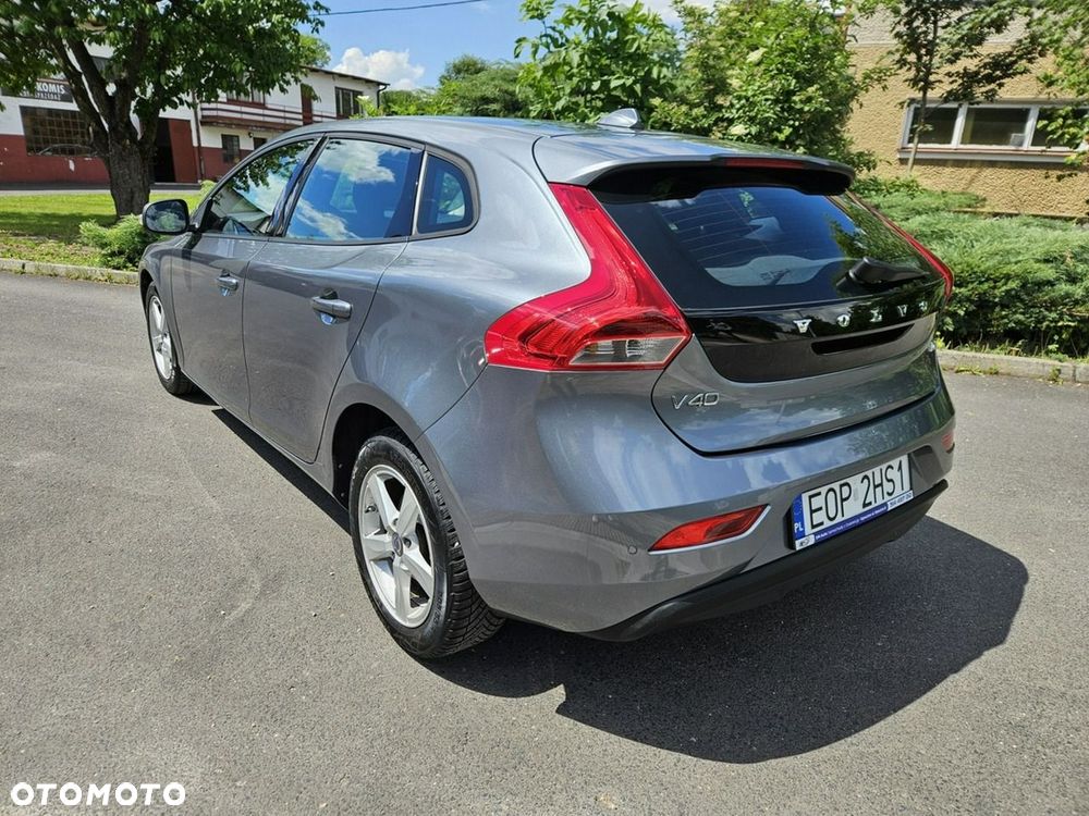 Volvo V40 D2 Momentum - 3