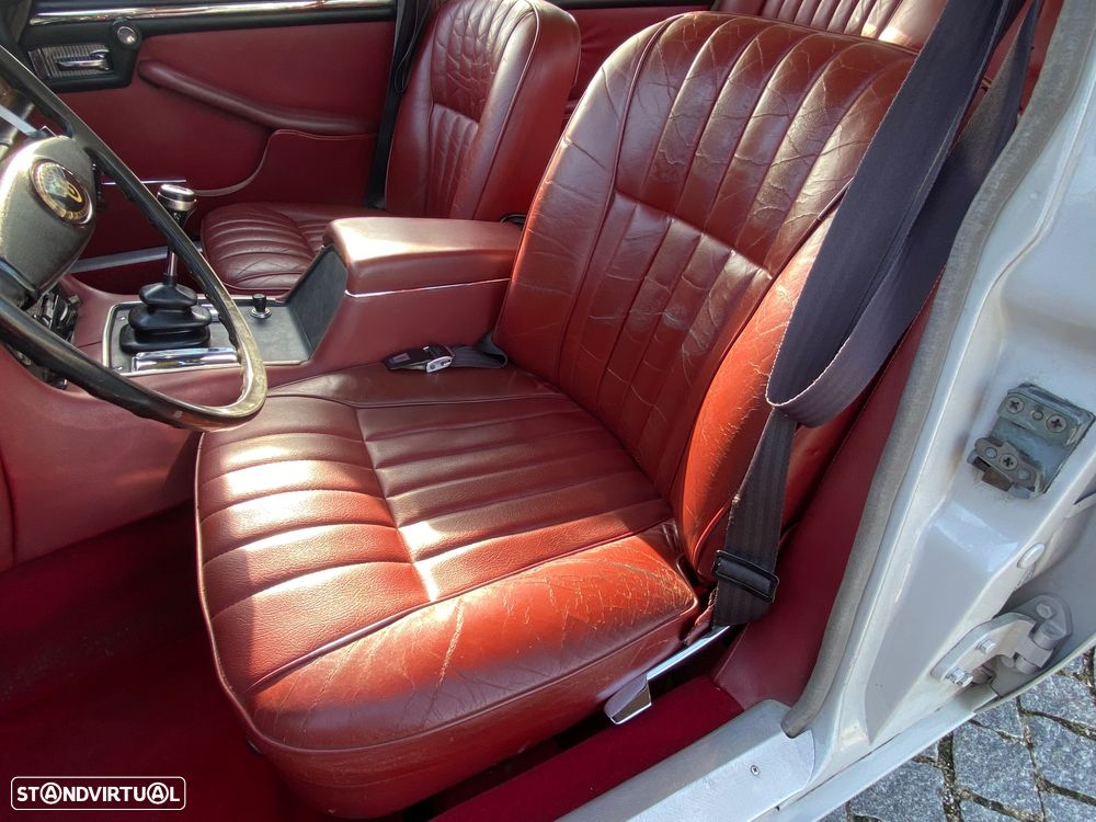 Daimler Sovereign - 9