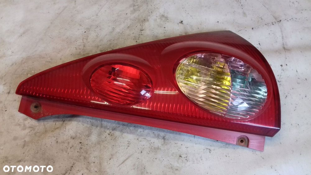 lampa prawy tył tylna peugeot 107 3d 05-12 - 2