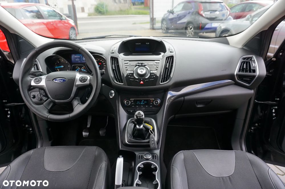 Ford Kuga 2.0 TDCi 2x4 Titanium - 32