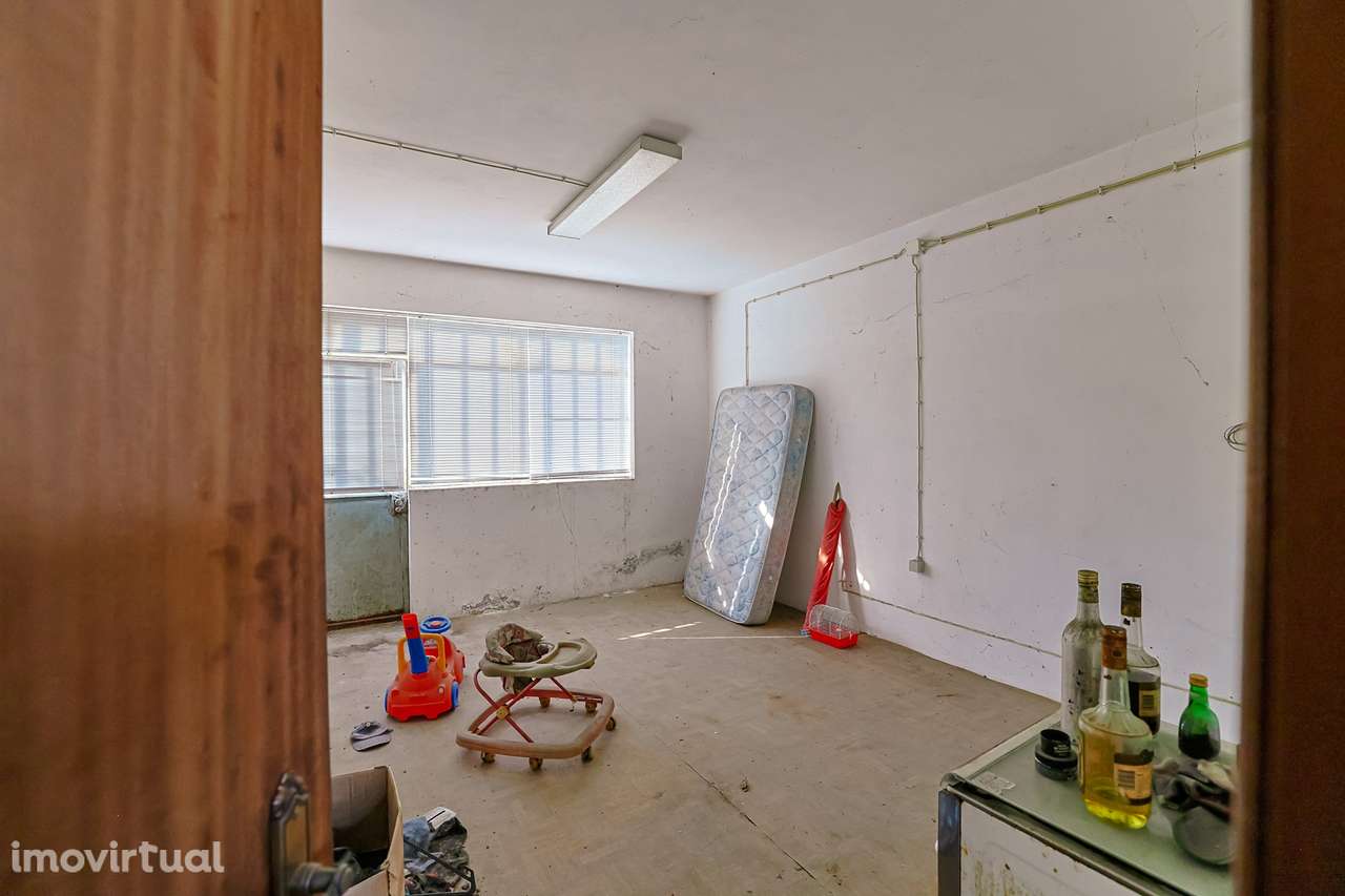 Moradia T4 c/ 376 m², jardim e riacho - Grande imagem: 5/43