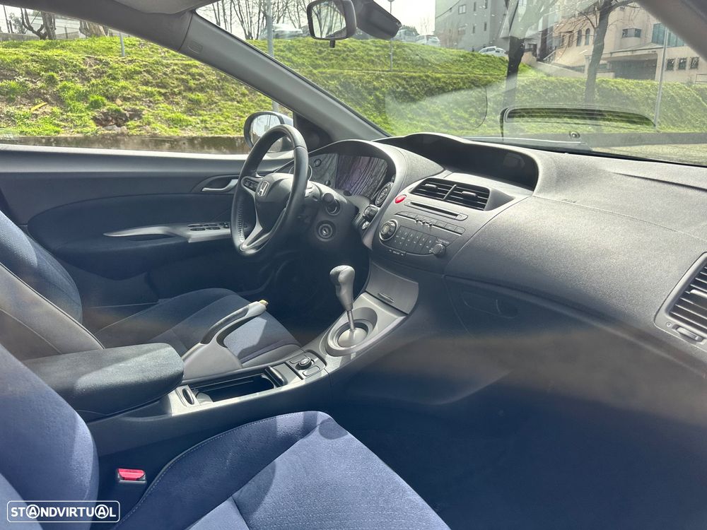 Honda Civic 1.4 Comfort - 36