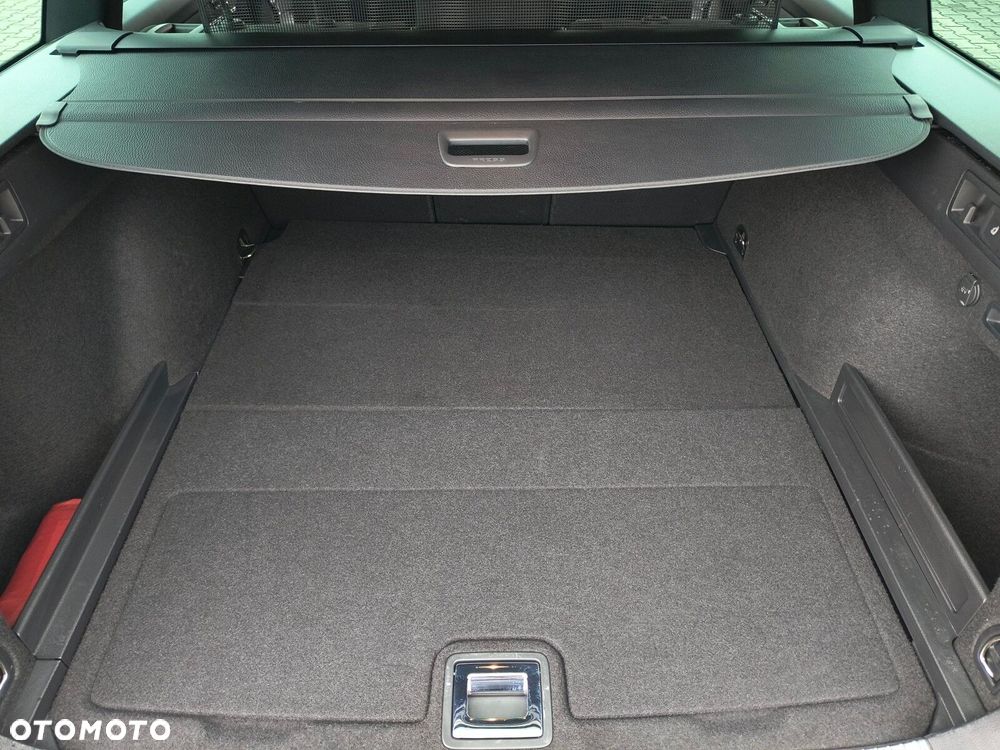 Volkswagen Passat - 25