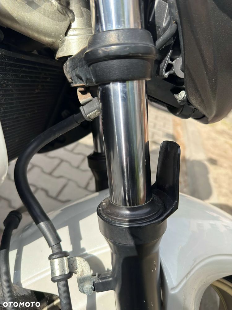Suzuki Gladius - 6