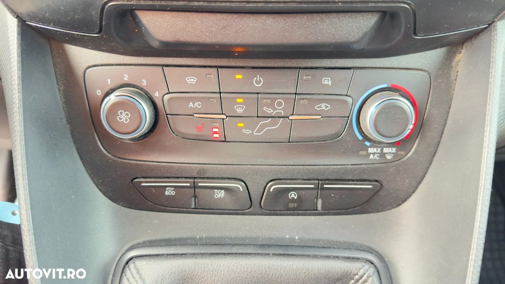 Ford Transit Connect - 11