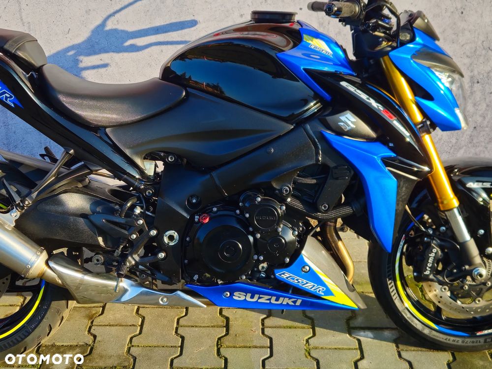 Suzuki GSX - 11