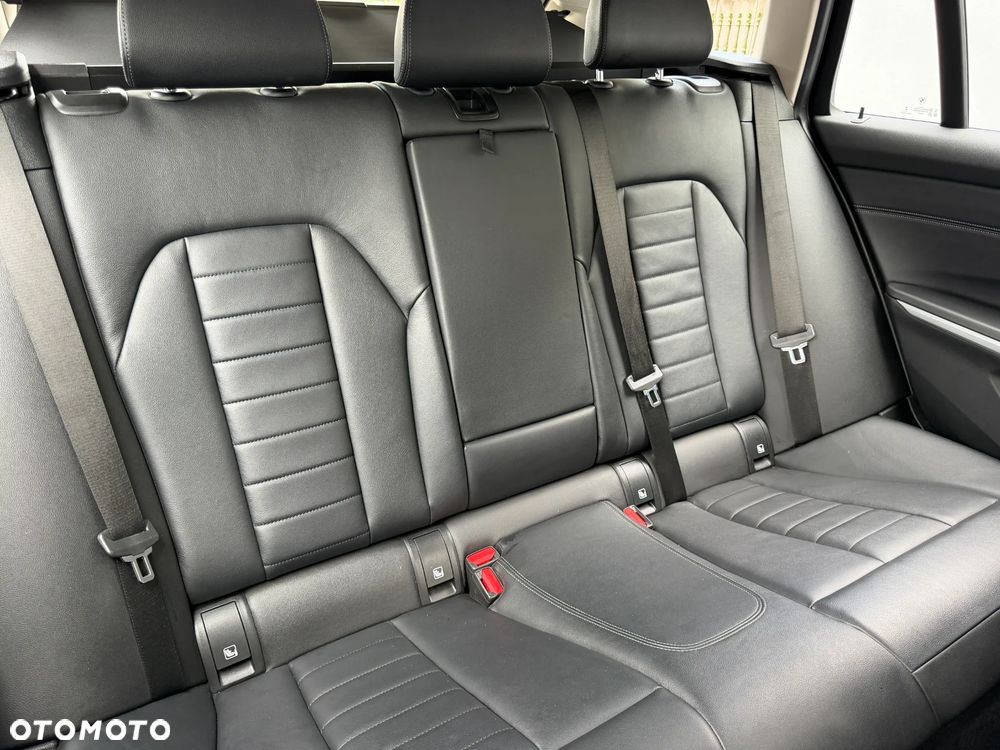 BMW Seria 3 318d mHEV - 25