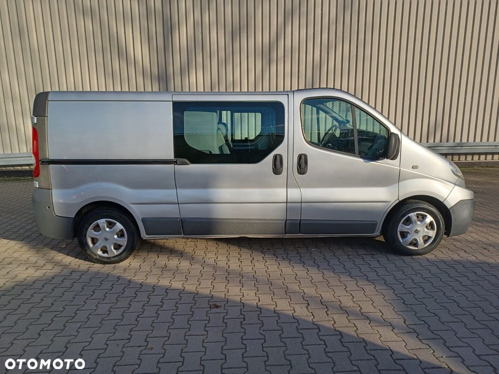 Renault Trafic FAP Combi L1H1 teilverglast - 3