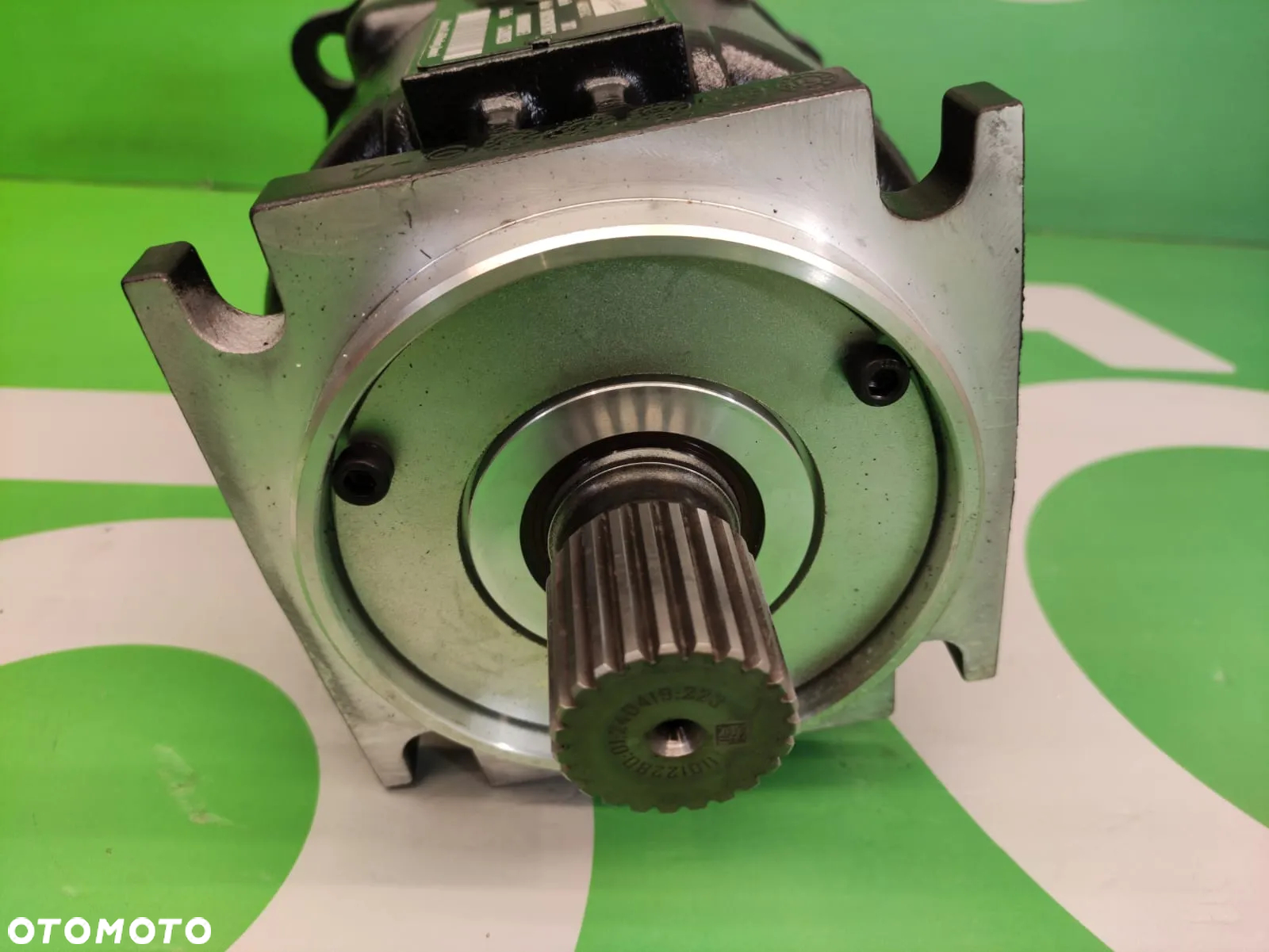 Silnik jazdy 90M075 Sauer Danfoss 768713 New Holland TC - 5