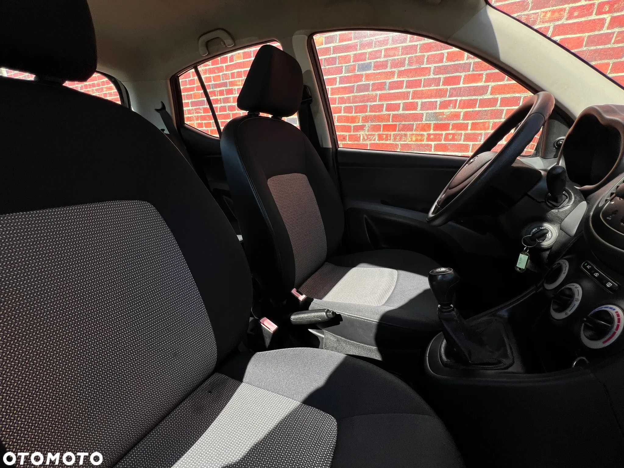Hyundai i10 - 15