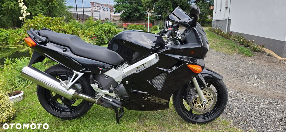 Honda VFR - 3