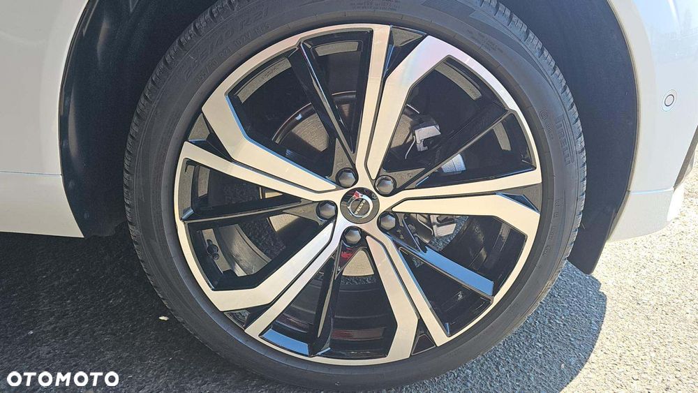 Volvo XC 60 B5 B AWD Ultra Dark - 16
