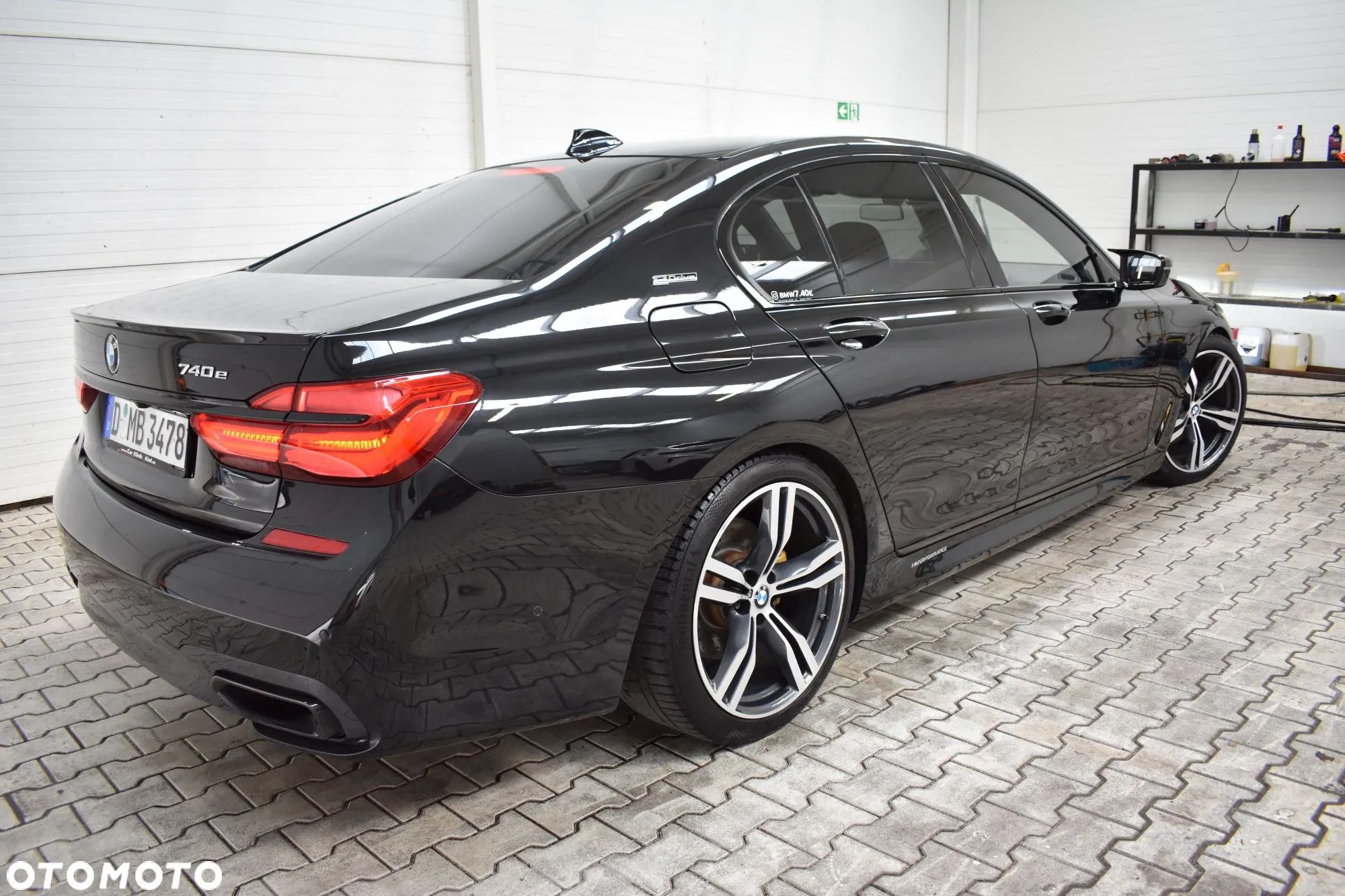 BMW Seria 7 740e iPerformance - 3