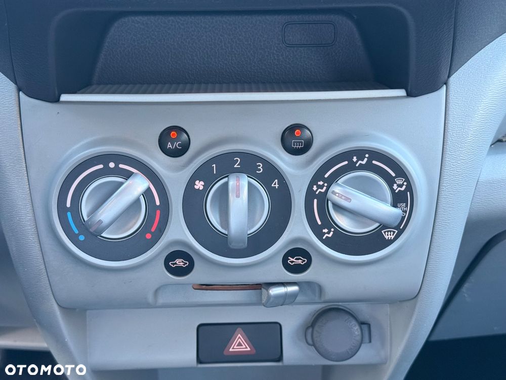 Nissan Pixo 1.0 Visia - 17