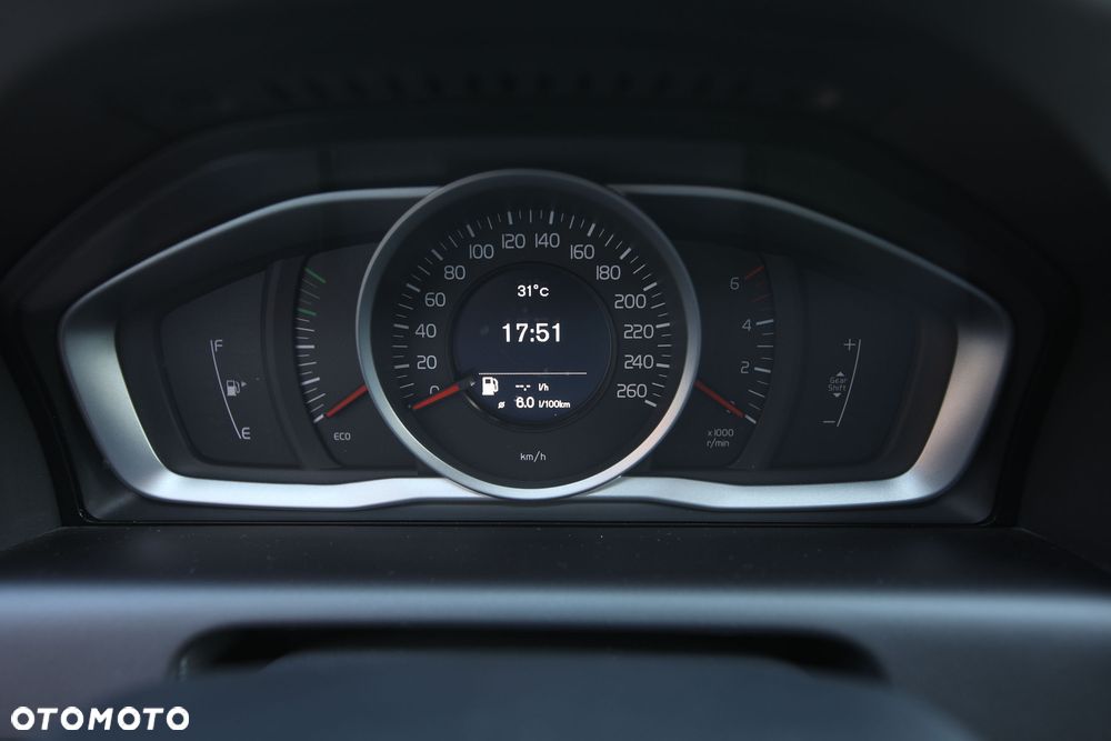 Volvo XC 60 D3 Kinetic - 18