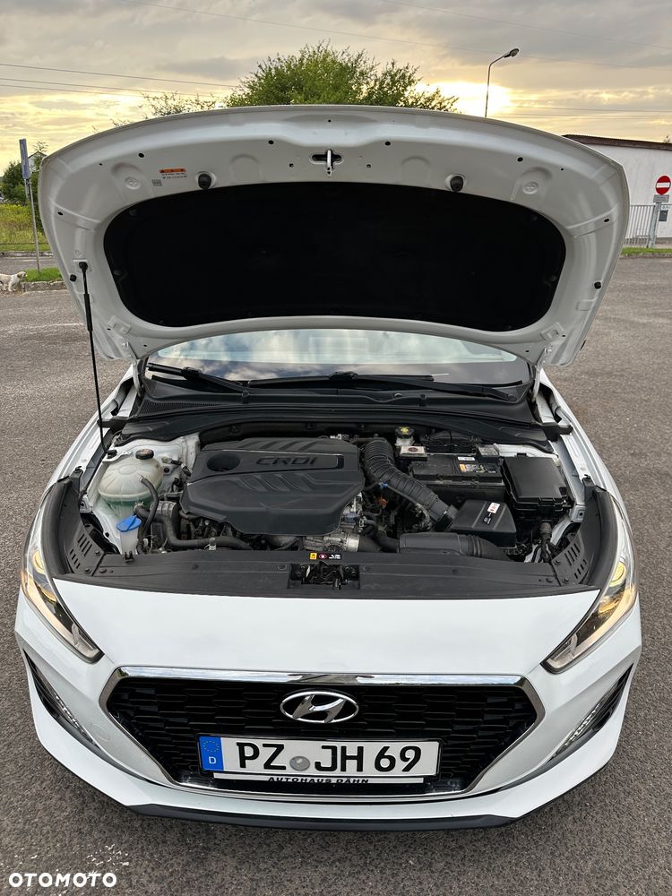 Hyundai i30 1.6 CRDI Intro - 9