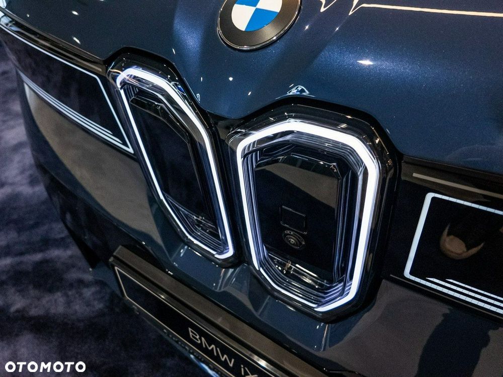 BMW iX3 - 10