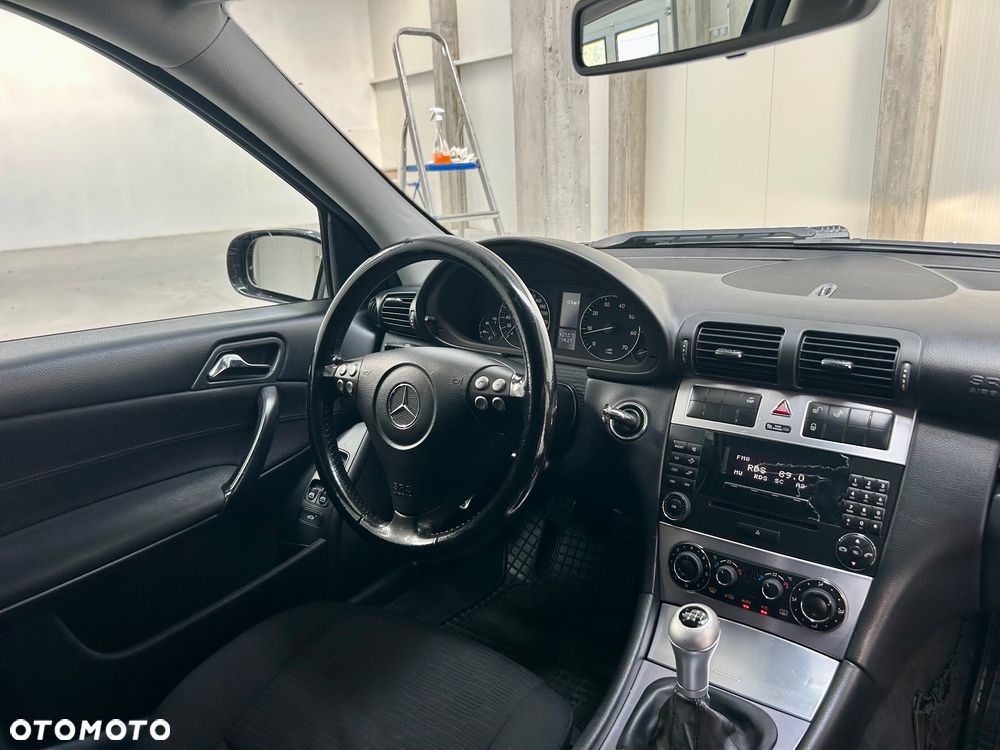 Mercedes-Benz Klasa C 180 Kompressor Avantgarde Sport Edition - 15