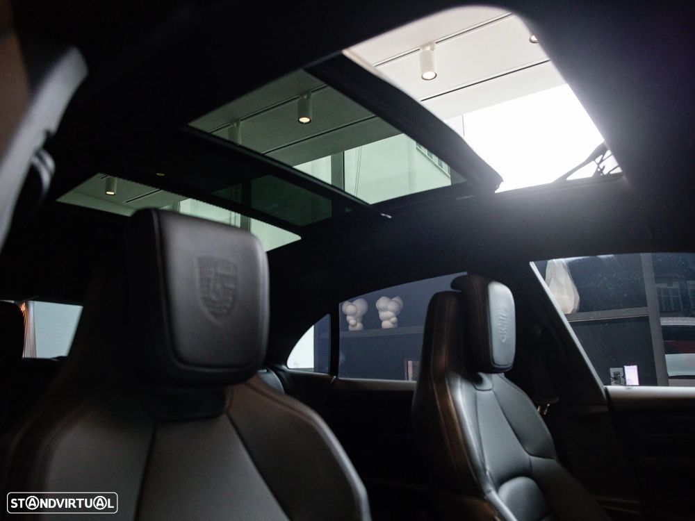 Porsche Macan Electric 4 - 42
