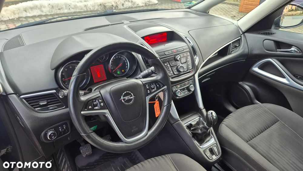 Opel Zafira - 17