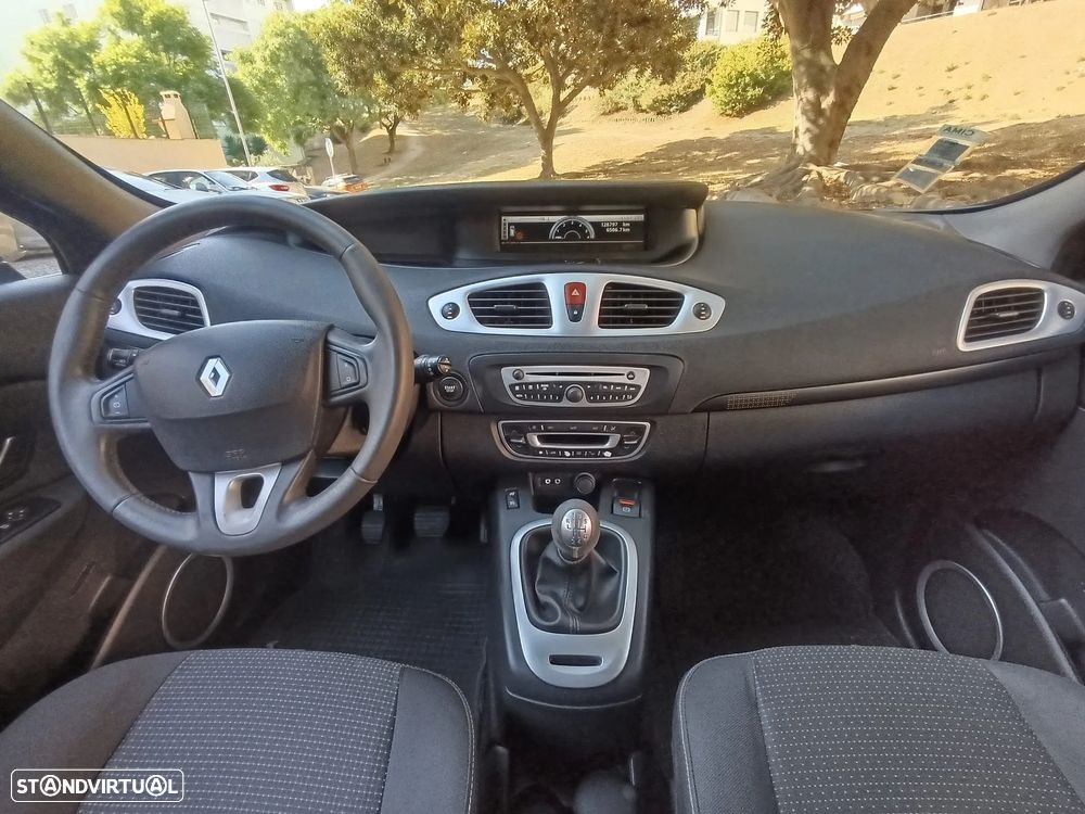 Renault Grand Scénic 1.5 dCi Dynamique S 7L - 26