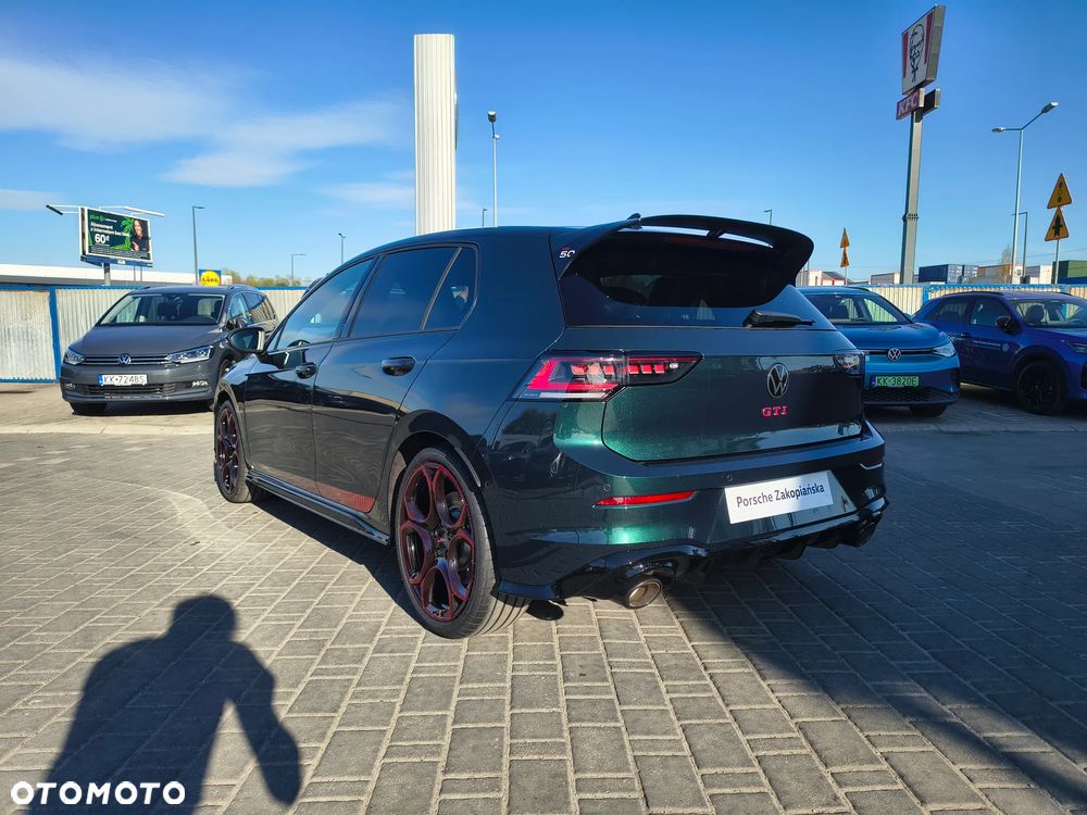 Volkswagen Golf - 6