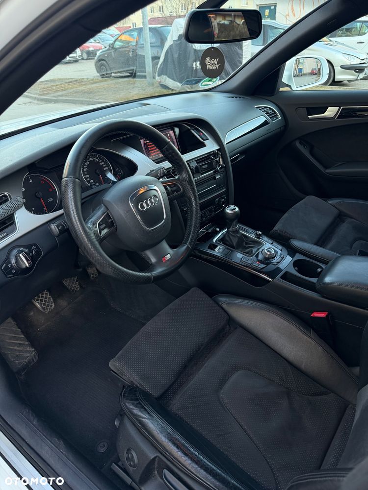 Audi A4 Avant 2.0 TDI - 10