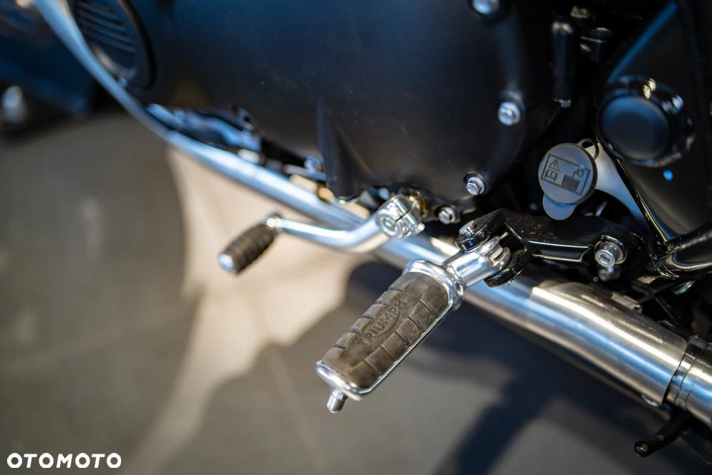 Triumph Bonneville - 11