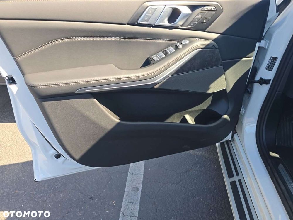 BMW X7 - 9