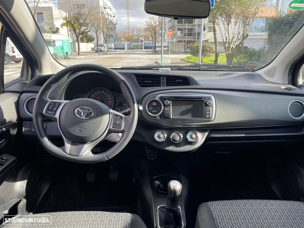 Toyota Yaris 1.0 VVT-i AC Manual - 8