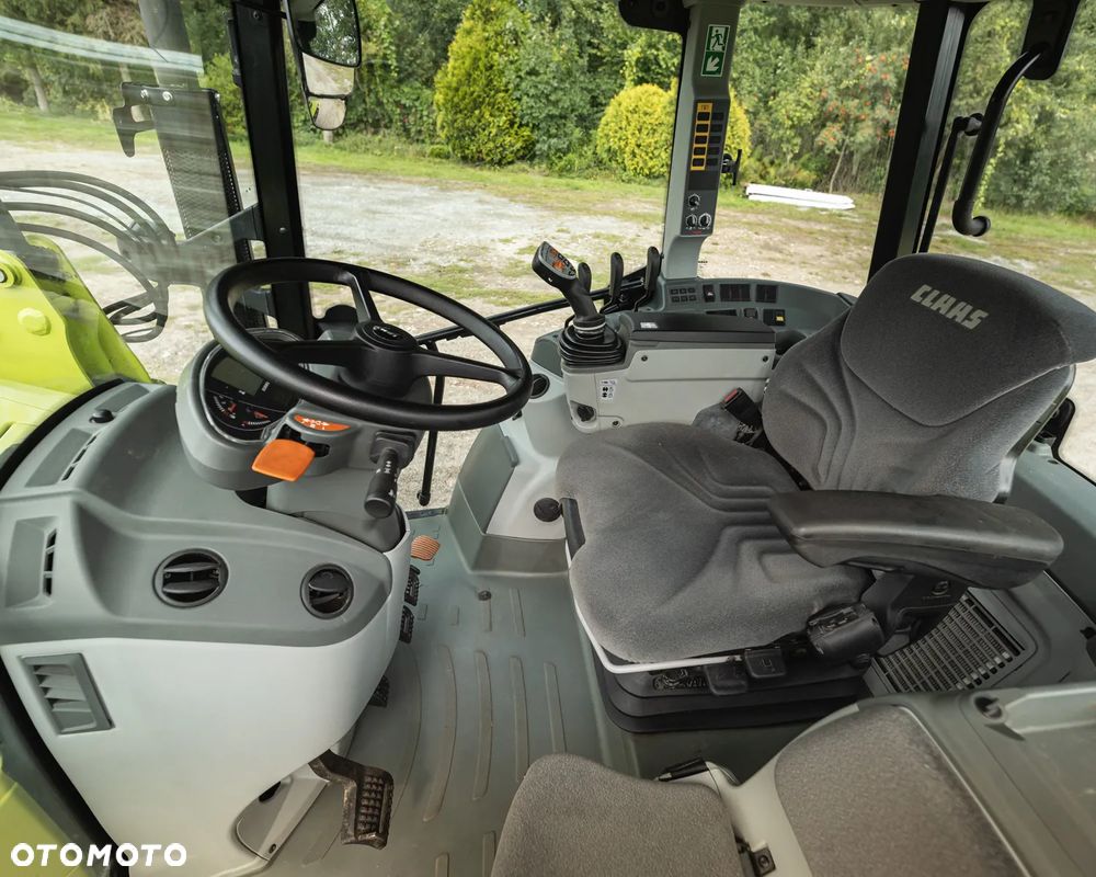 Claas Arion 420 - 16