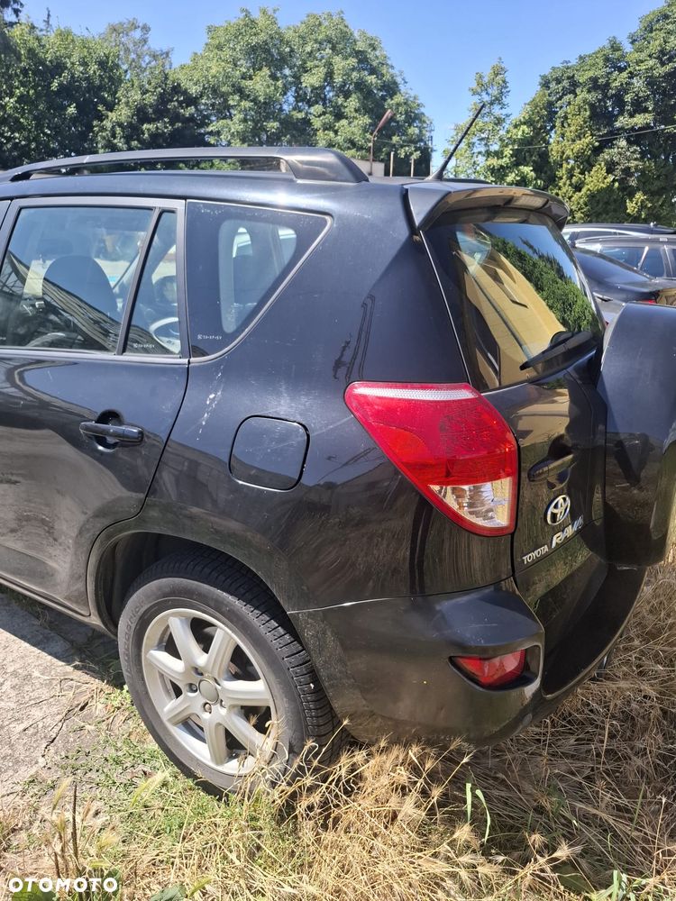 Toyota RAV4 2.2 D-4D Premium - 3